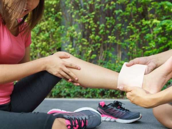 How to Provide First Aid for a Fracture